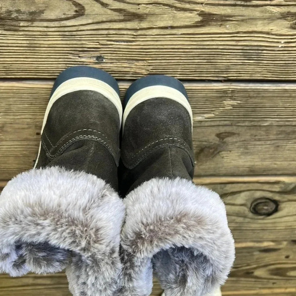 Storm by Cougar gray suede boots size 7 - Picture 6 of 7